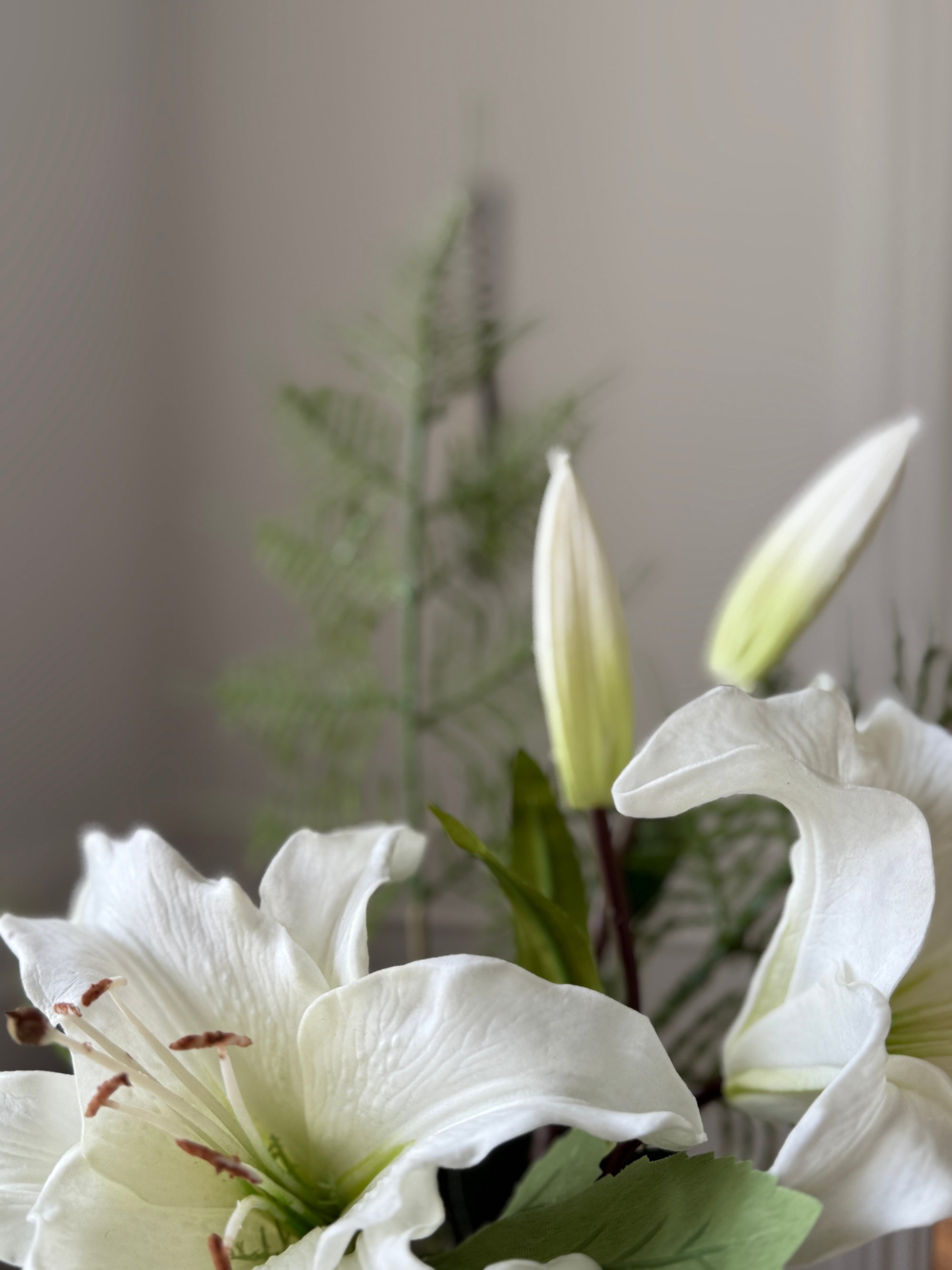 Ivory Charm Buket