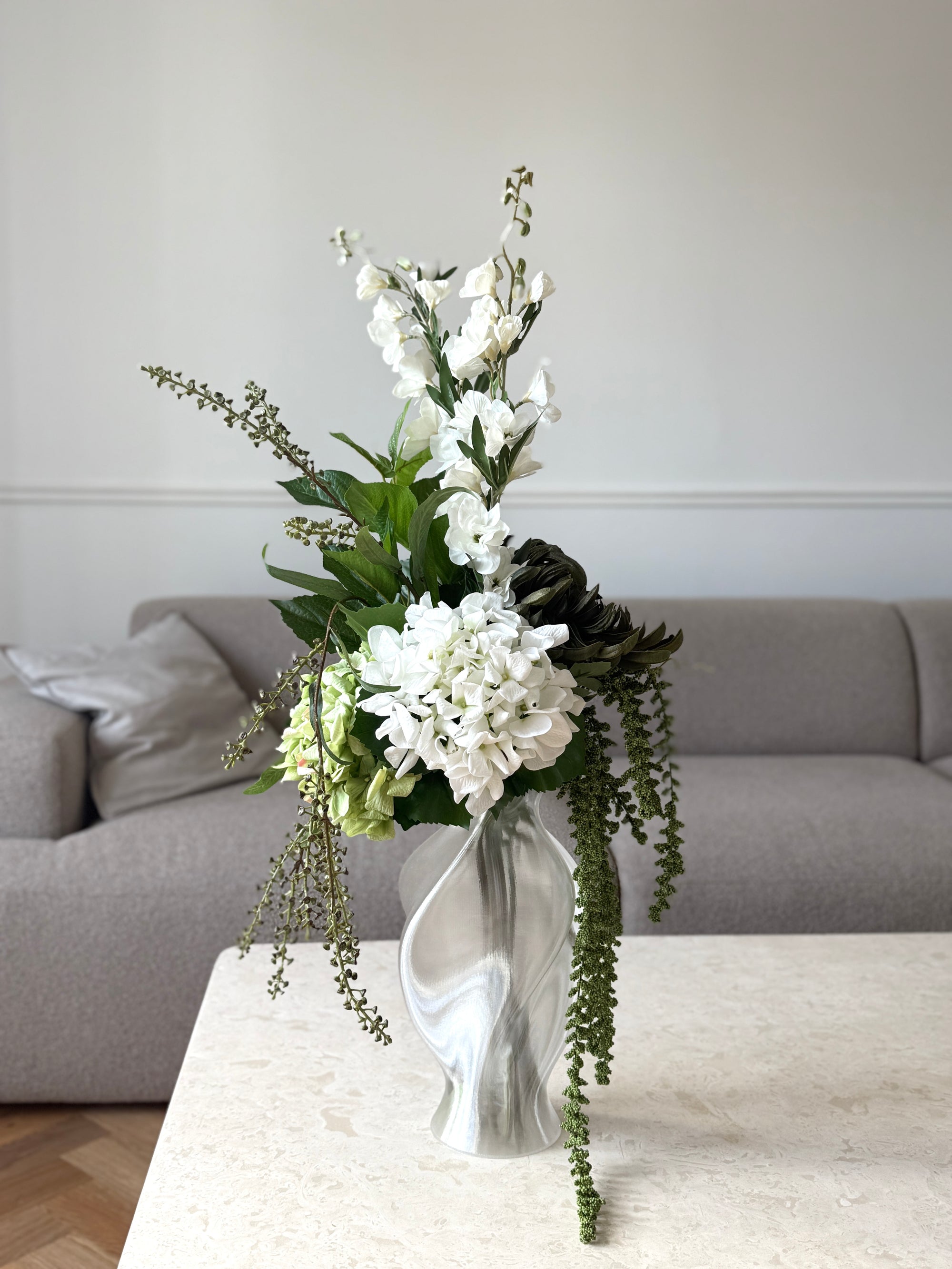White Symphony Buket