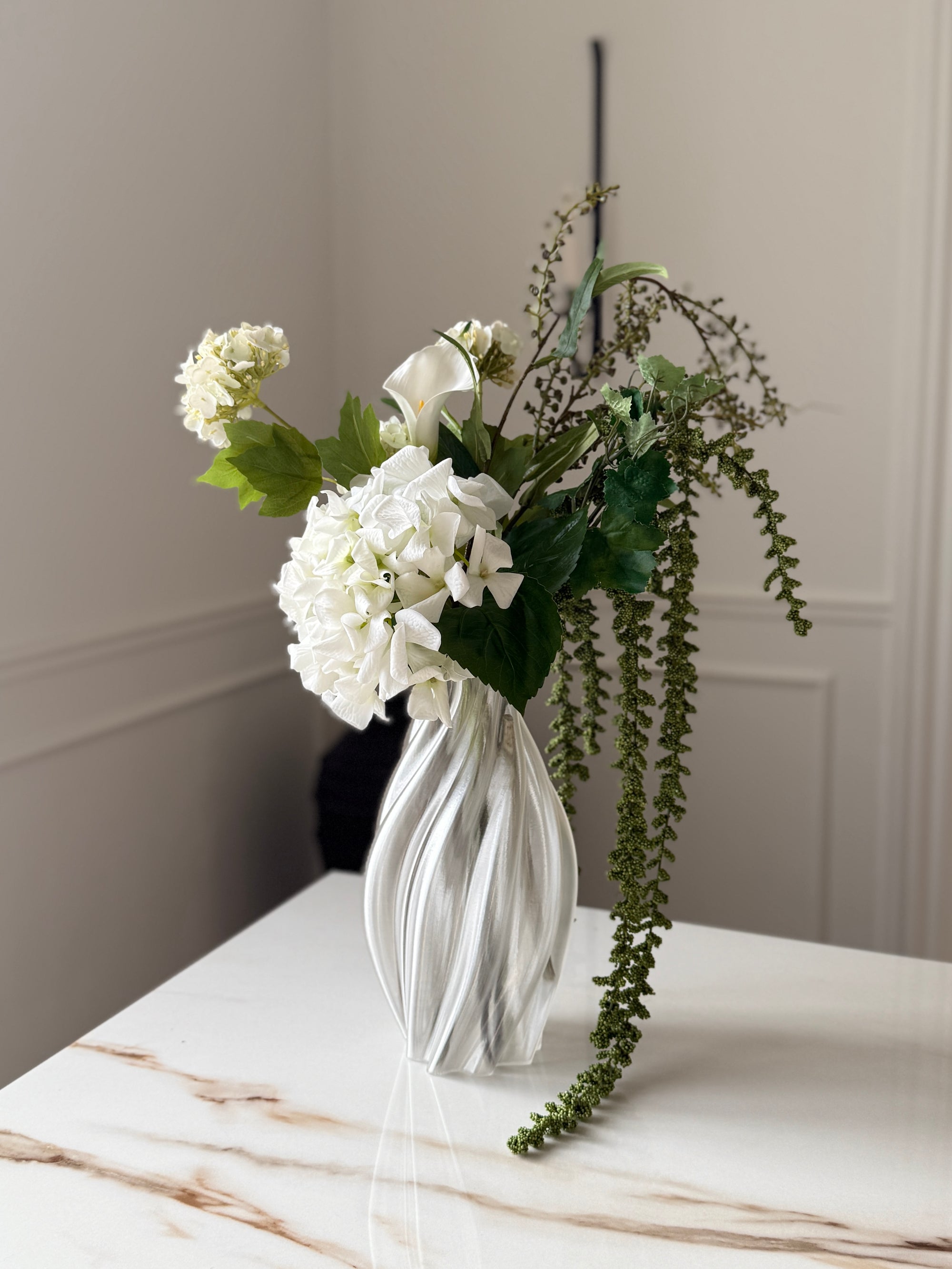 White Meadow Buket