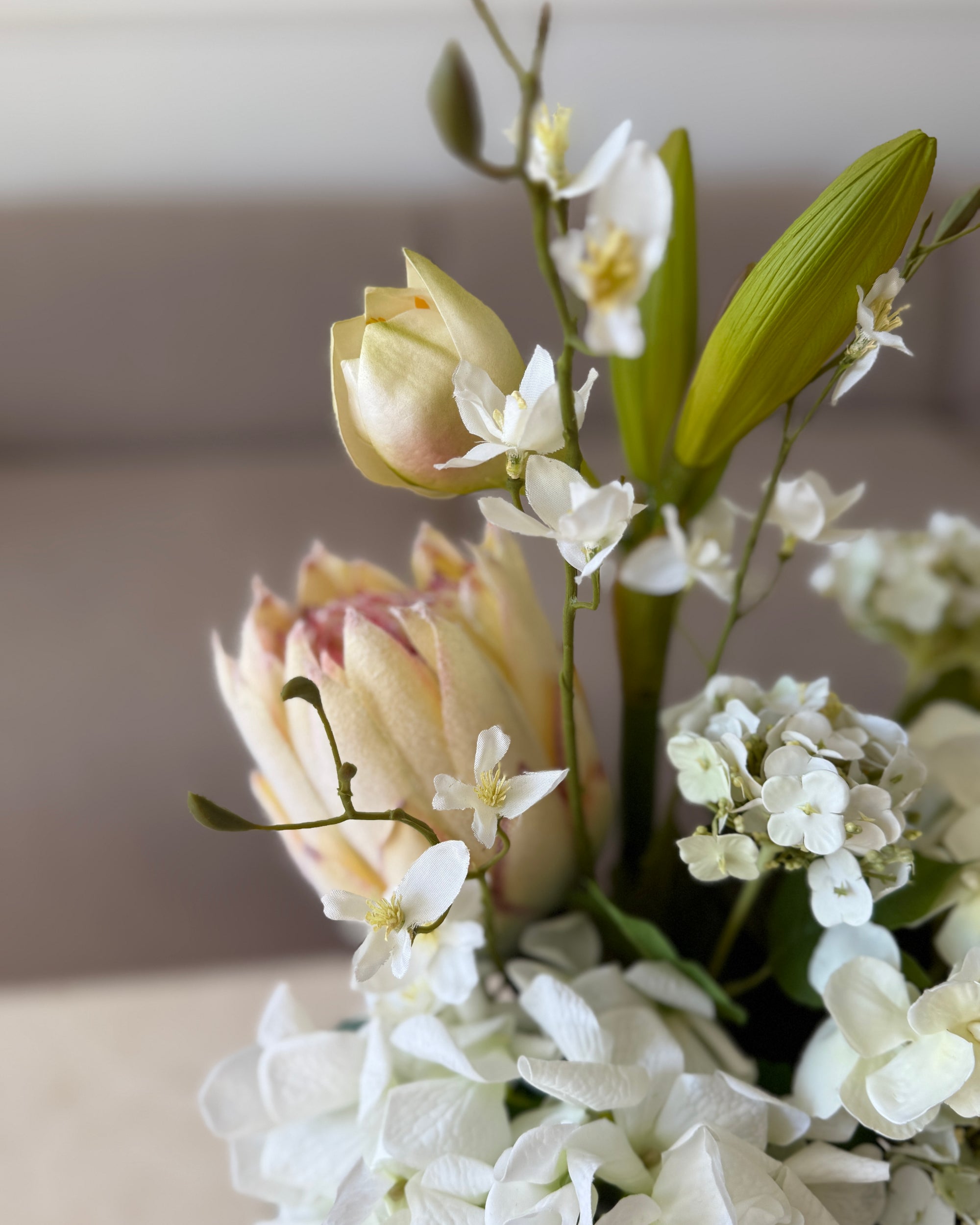 Dusky Protea Buket